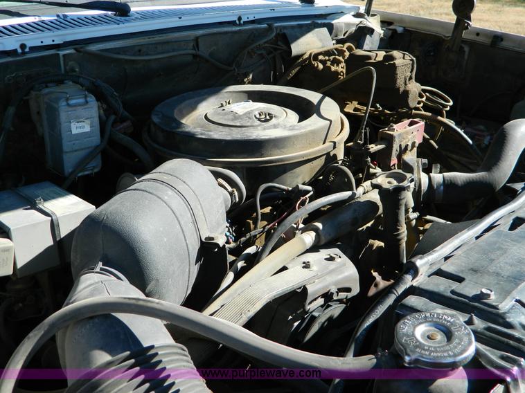 image for item D8610 1989 Chevrolet R3500 utility pickup truck