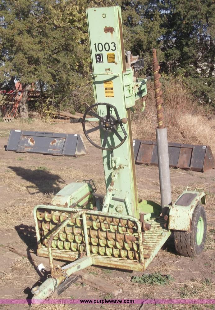 image for item G9400 Dig-r-mobile 550 auger drill