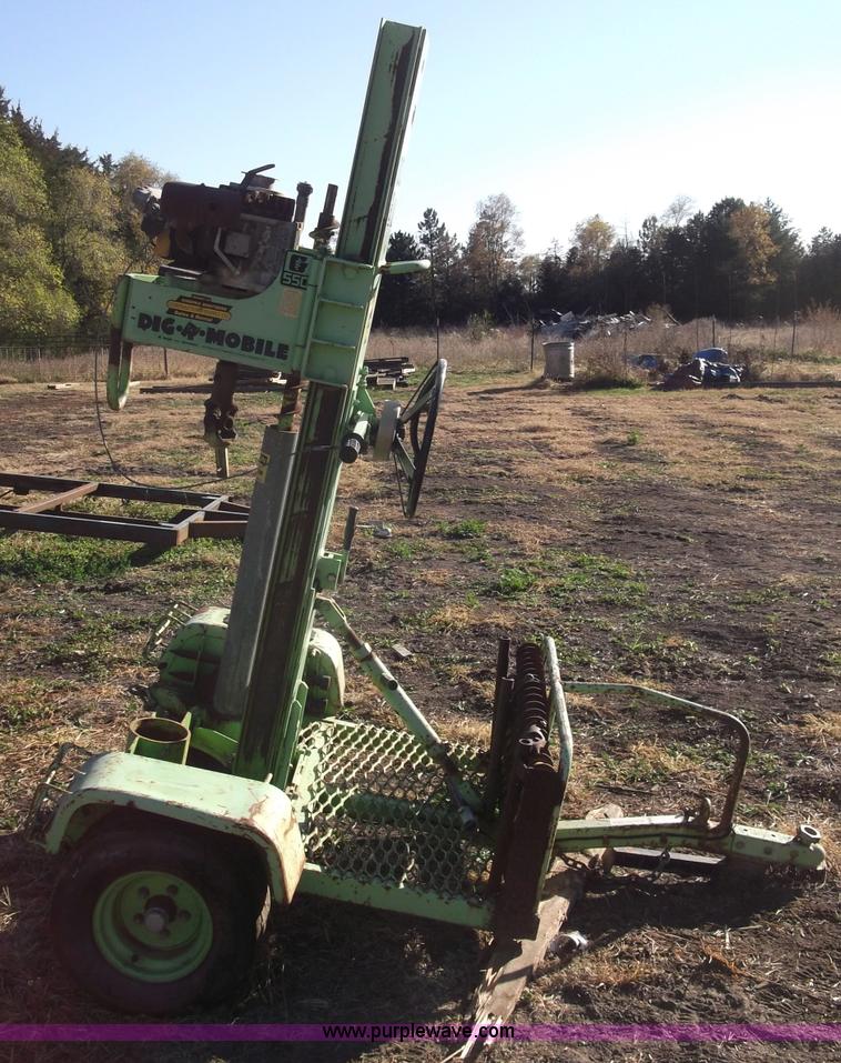 image for item G9400 Dig-r-mobile 550 auger drill