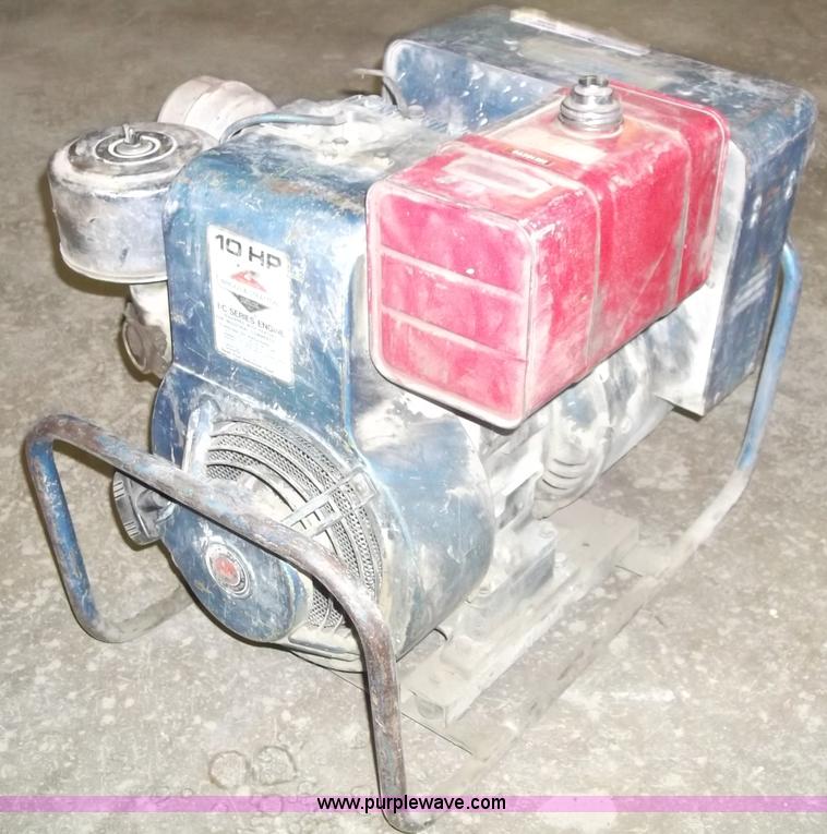 image for item G9409 Winco 4.05BM 4,500 watt generator