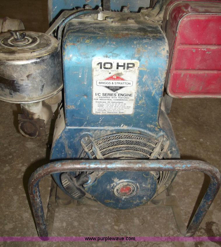 image for item G9409 Winco 4.05BM 4,500 watt generator