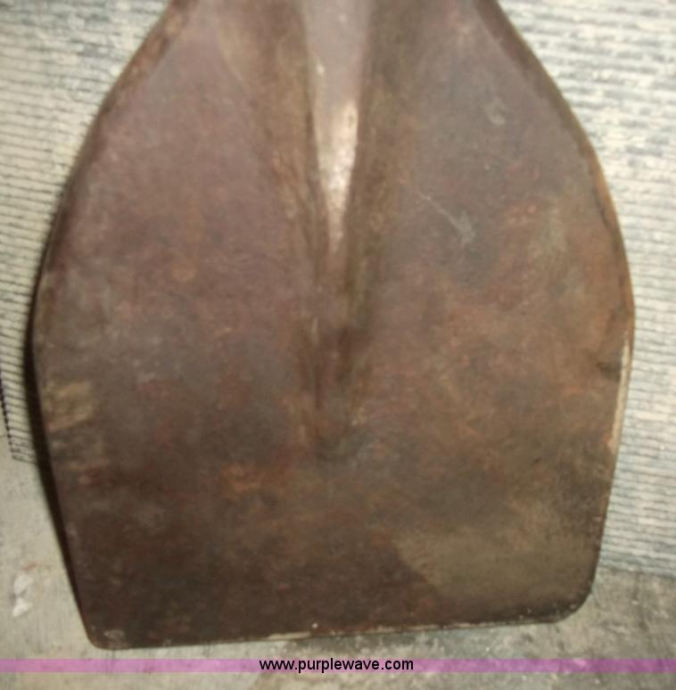 image for item G9424 Asphalt spade for Bobcat hydraulic hammer