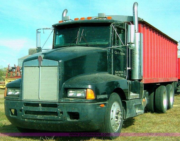 image for item A1544 1987 Kenworth T600 dump truck