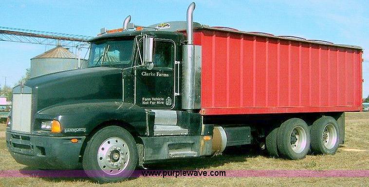 image for item A1544 1987 Kenworth T600 dump truck