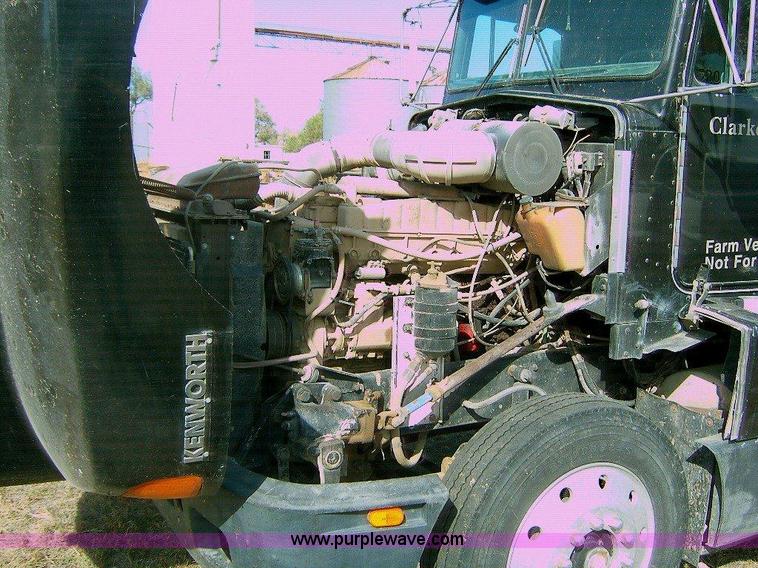 image for item A1544 1987 Kenworth T600 dump truck