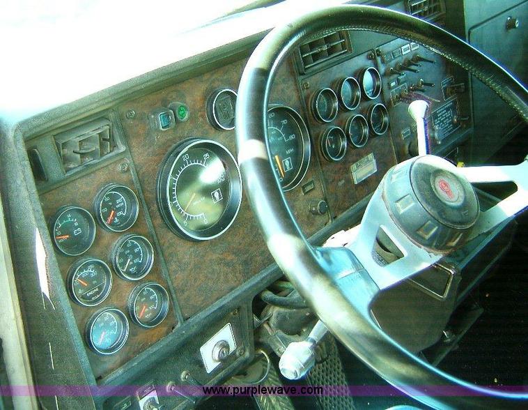 image for item A1544 1987 Kenworth T600 dump truck