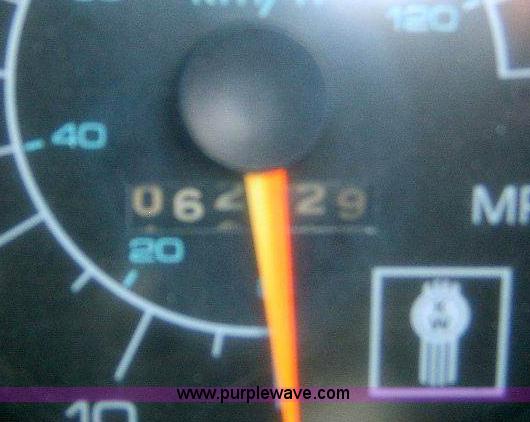 image for item A1544 1987 Kenworth T600 dump truck