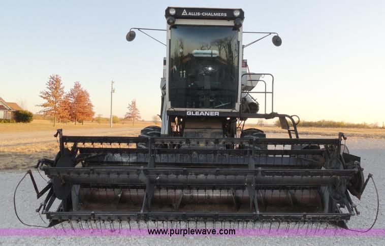 image for item A3301 1978 Gleaner K2 combine