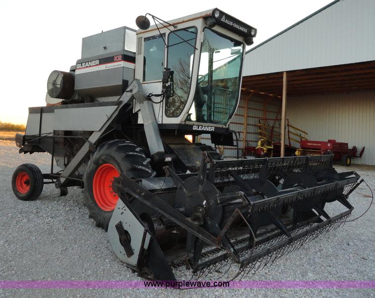 image for item A3301 1978 Gleaner K2 combine
