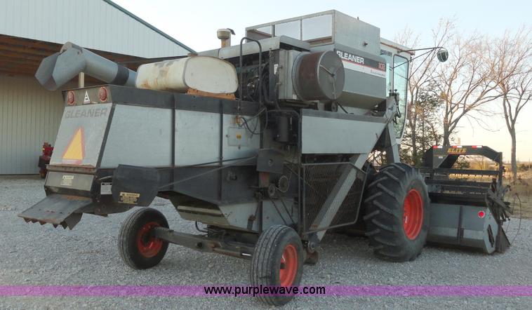 image for item A3301 1978 Gleaner K2 combine