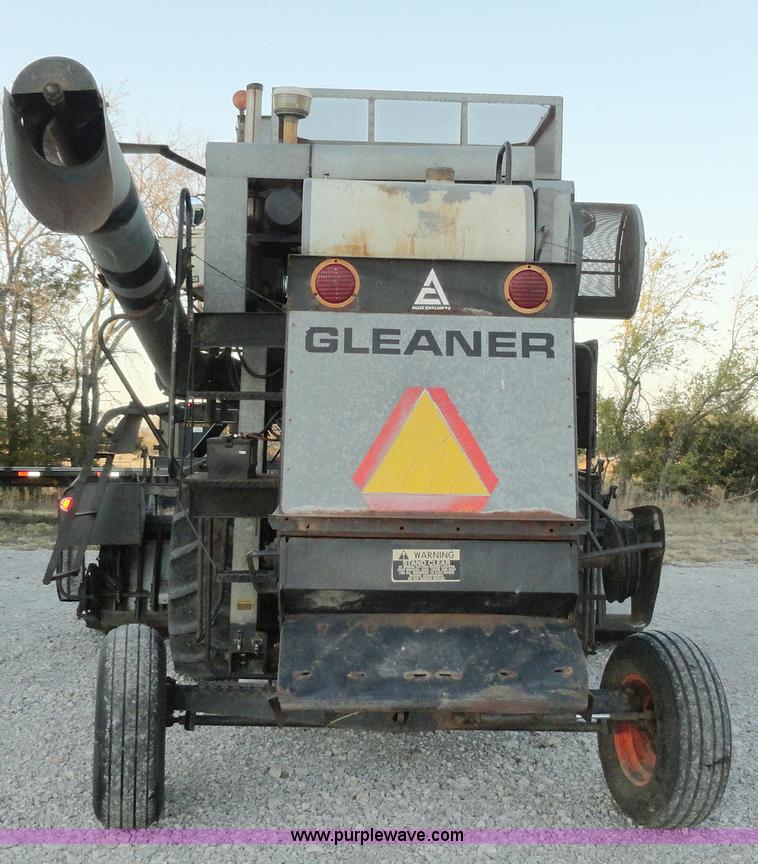 image for item A3301 1978 Gleaner K2 combine
