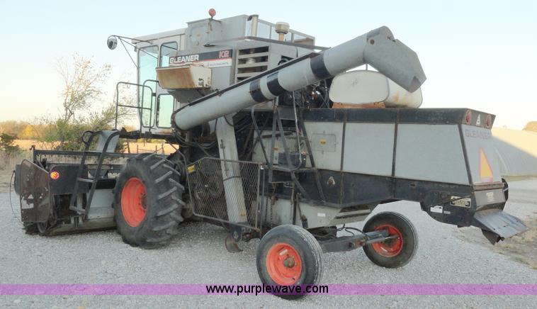 image for item A3301 1978 Gleaner K2 combine