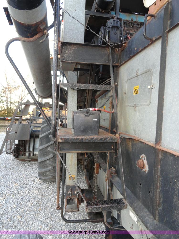 image for item A3301 1978 Gleaner K2 combine