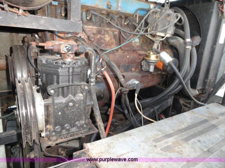 image for item A3301 1978 Gleaner K2 combine