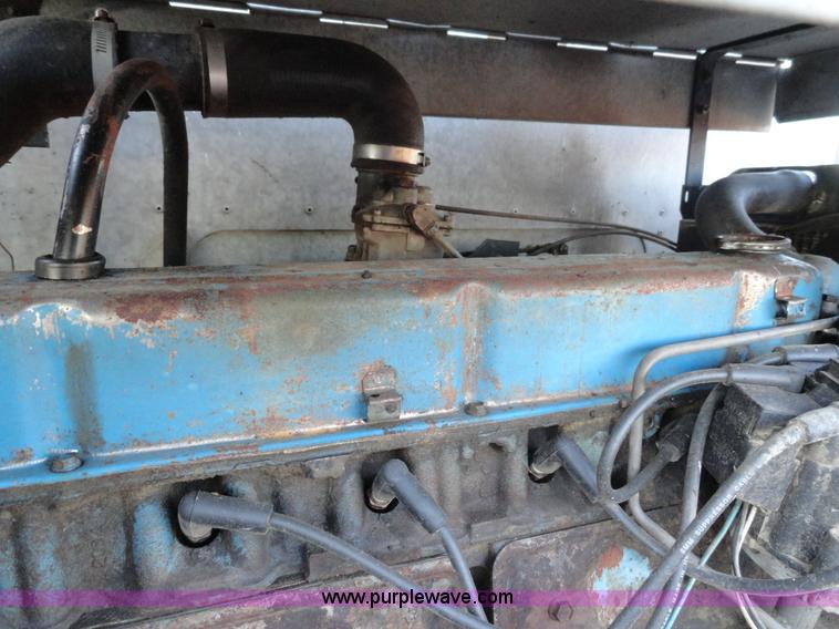 image for item A3301 1978 Gleaner K2 combine