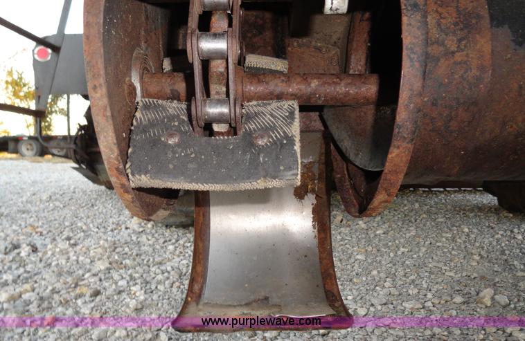 image for item A3301 1978 Gleaner K2 combine