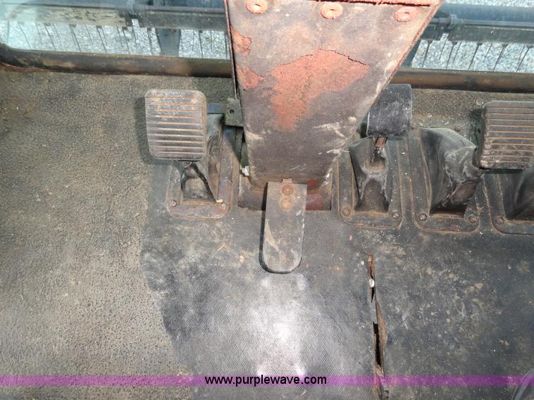 image for item A3301 1978 Gleaner K2 combine