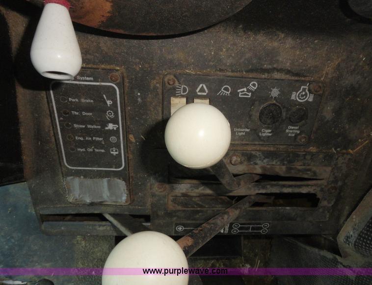 image for item A3301 1978 Gleaner K2 combine