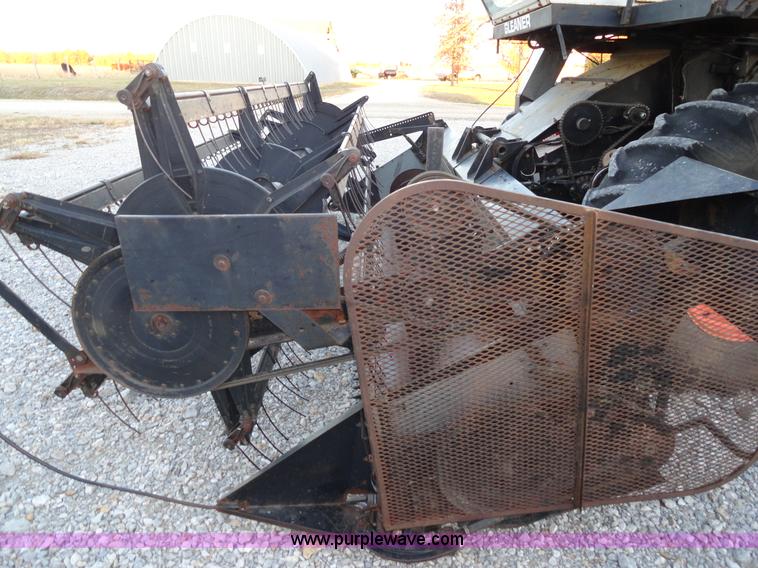 image for item A3301 1978 Gleaner K2 combine