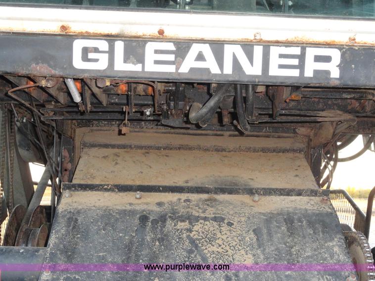 image for item A3301 1978 Gleaner K2 combine