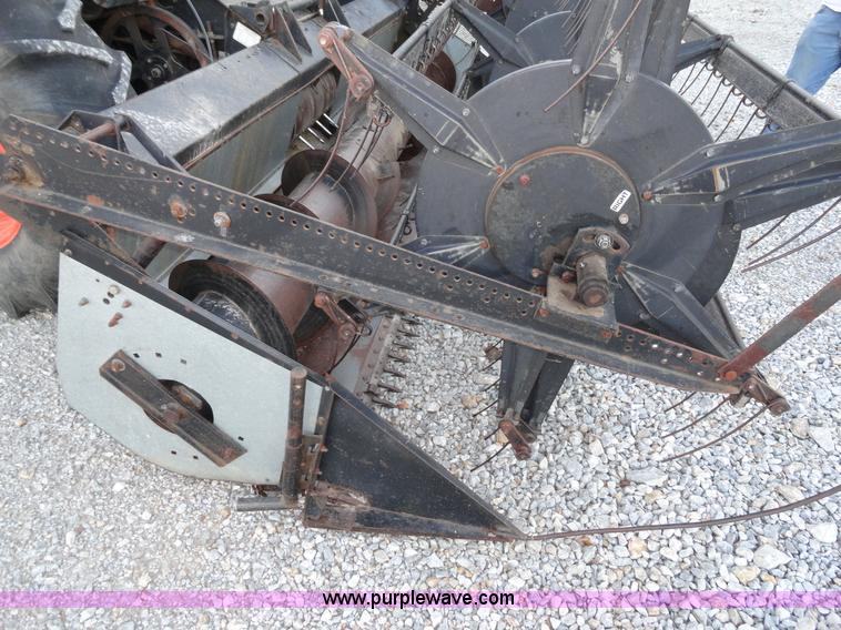 image for item A3301 1978 Gleaner K2 combine