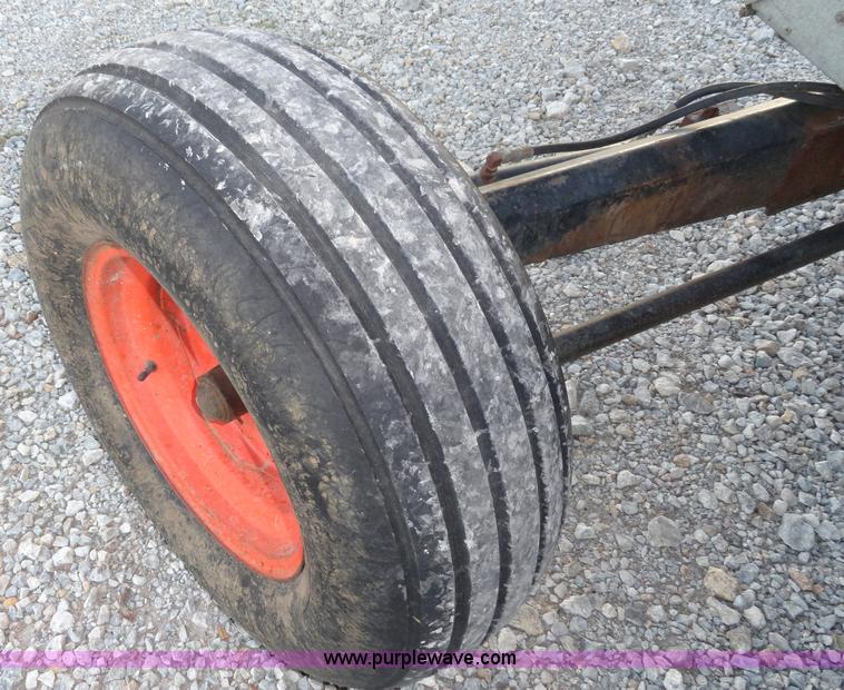 image for item A3301 1978 Gleaner K2 combine