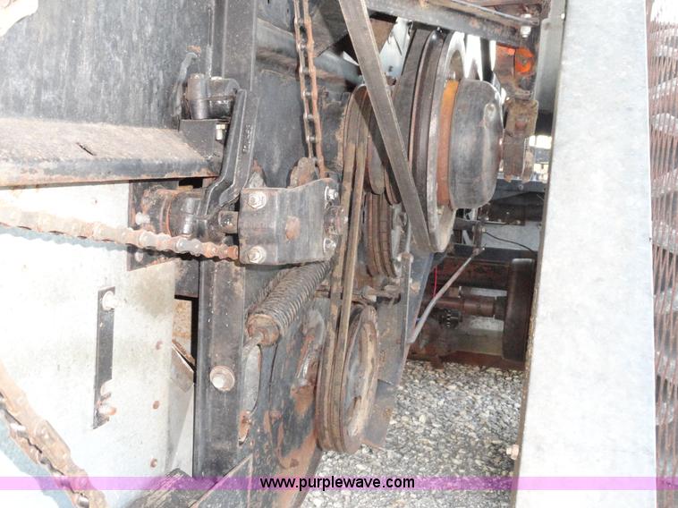 image for item A3301 1978 Gleaner K2 combine