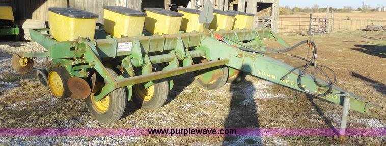image for item A3499 John Deere 7000 six row planter