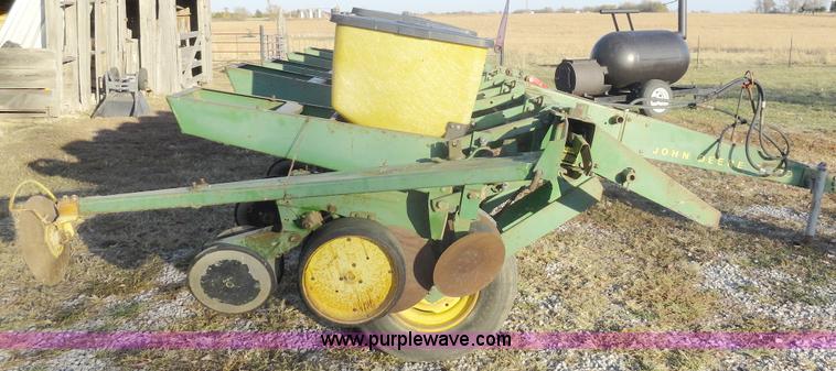 image for item A3499 John Deere 7000 six row planter