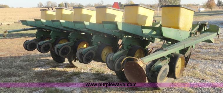 image for item A3499 John Deere 7000 six row planter