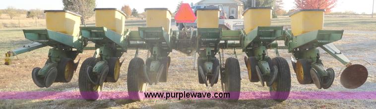 image for item A3499 John Deere 7000 six row planter