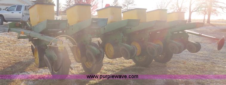 image for item A3499 John Deere 7000 six row planter