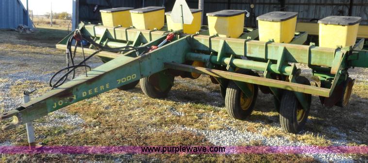 image for item A3499 John Deere 7000 six row planter