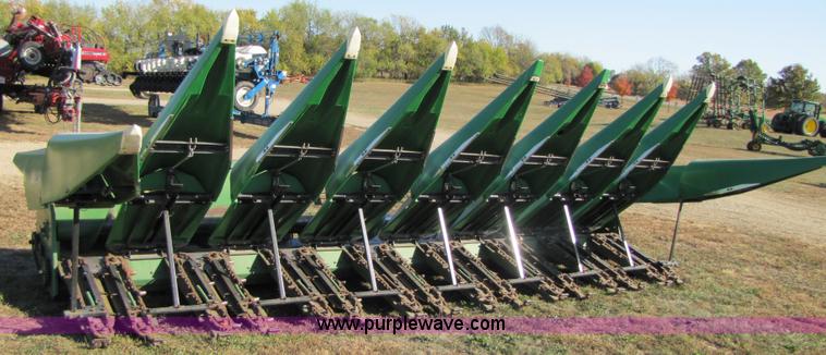 image for item A4604 John Deere 843 8 row corn head