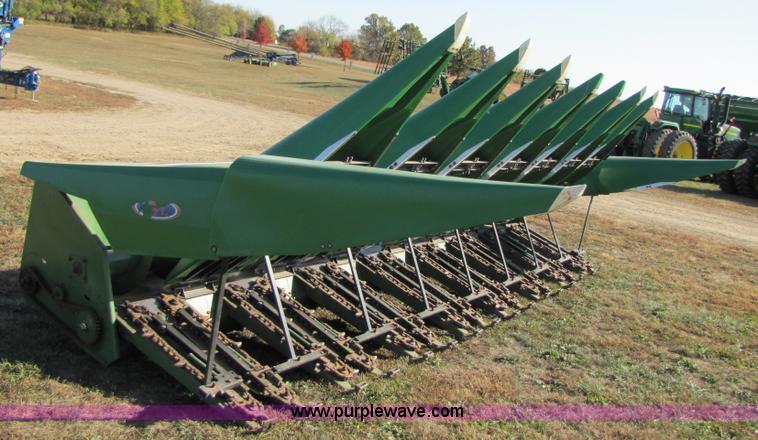 image for item A4604 John Deere 843 8 row corn head