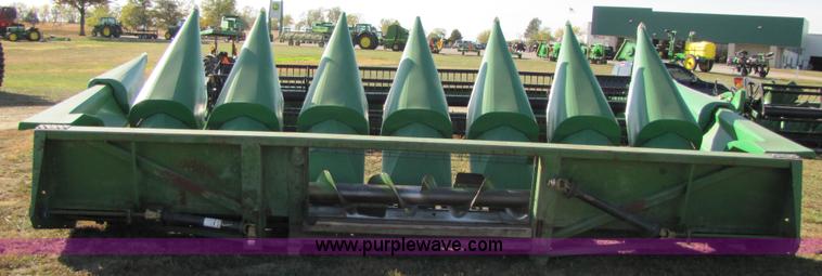 image for item A4604 John Deere 843 8 row corn head