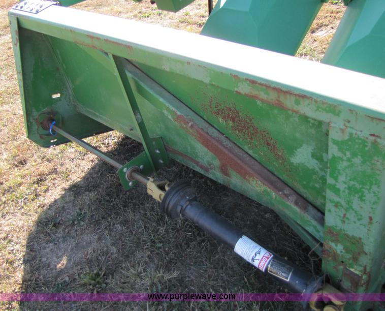 image for item A4604 John Deere 843 8 row corn head