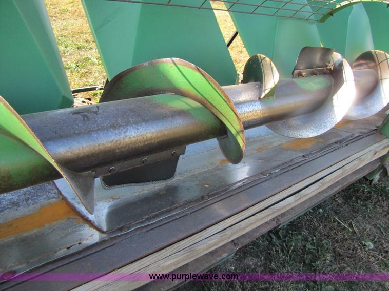 image for item A4604 John Deere 843 8 row corn head