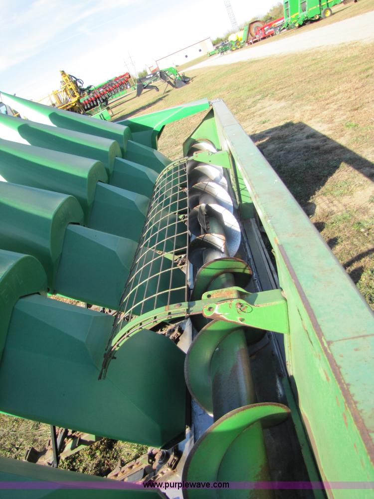 image for item A4604 John Deere 843 8 row corn head