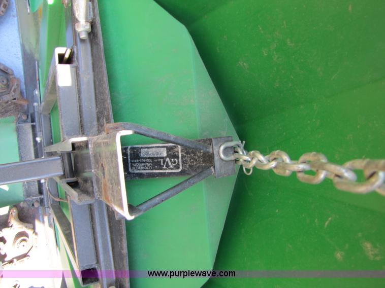 image for item A4604 John Deere 843 8 row corn head