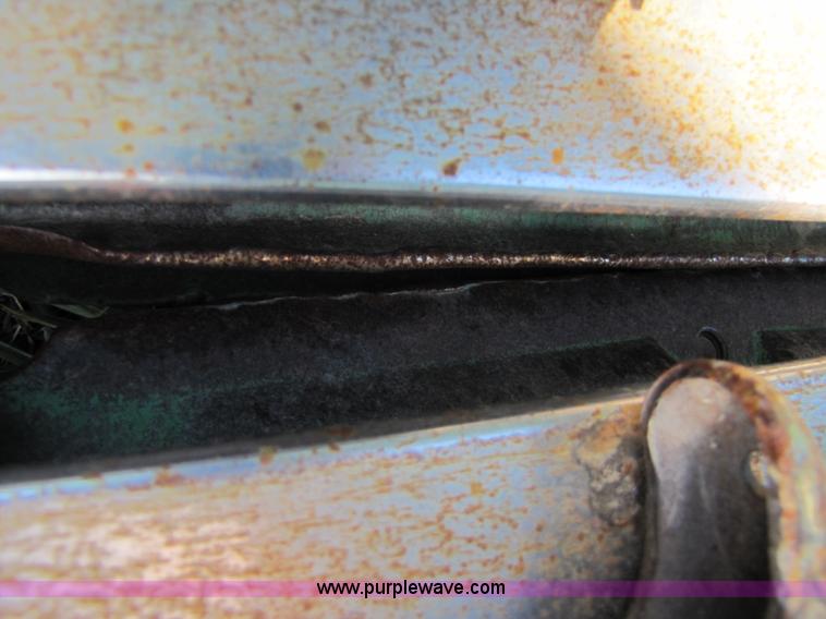 image for item A4604 John Deere 843 8 row corn head