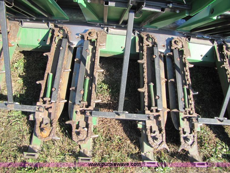 image for item A4604 John Deere 843 8 row corn head