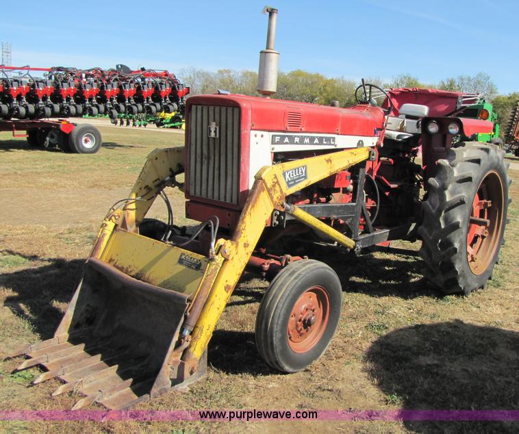 image for item A4611 Mccormick Farmall 656 tractor