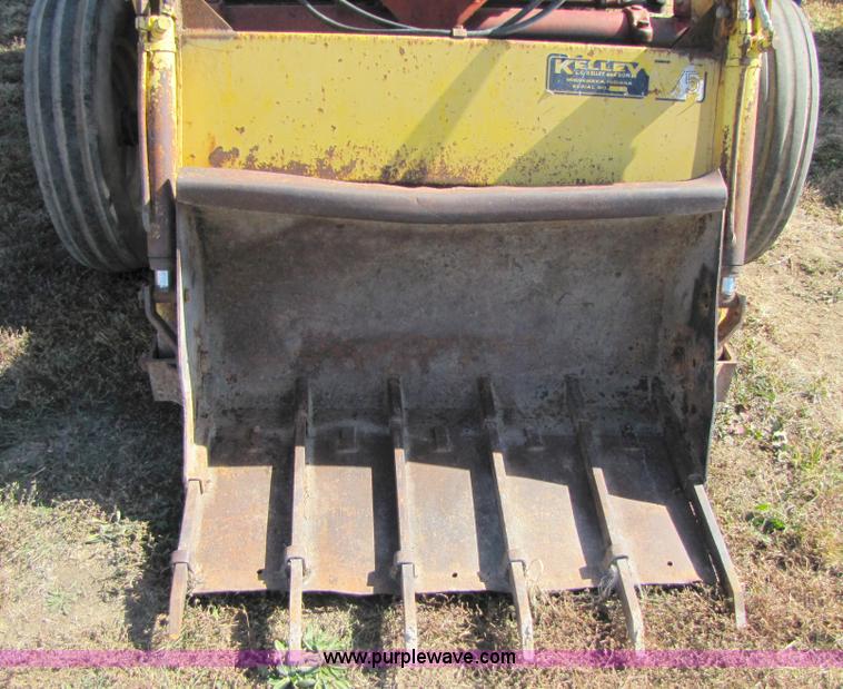 image for item A4611 Mccormick Farmall 656 tractor