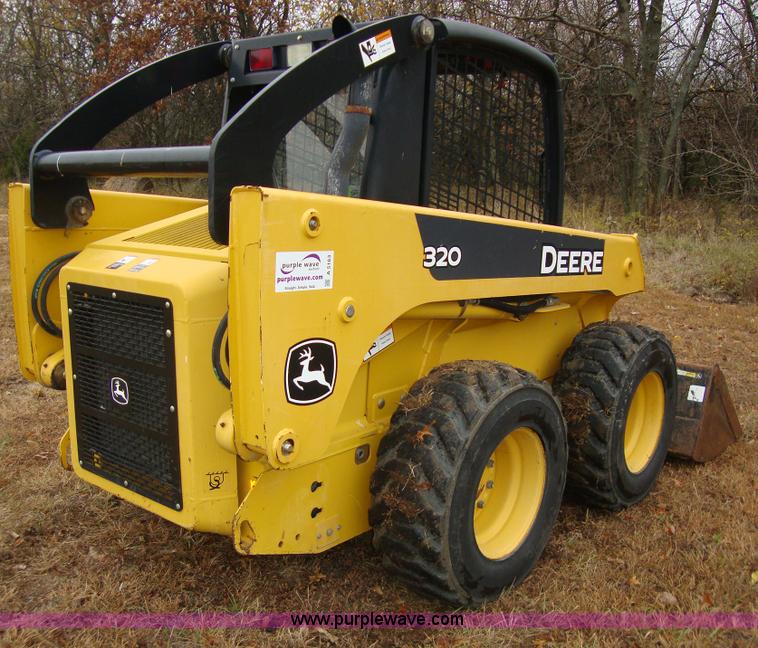 image for item A5163 2005 John Deere 320 skid loader