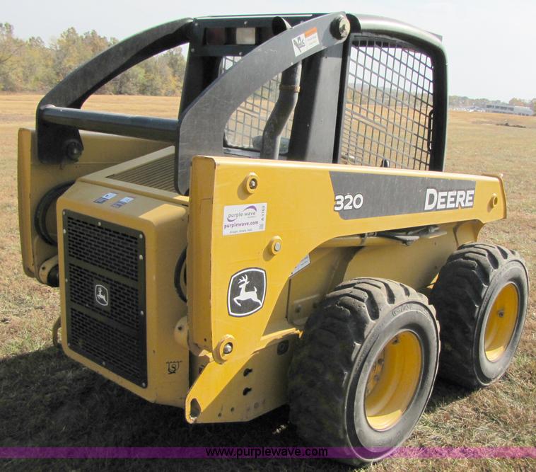 image for item A5163 2005 John Deere 320 skid loader