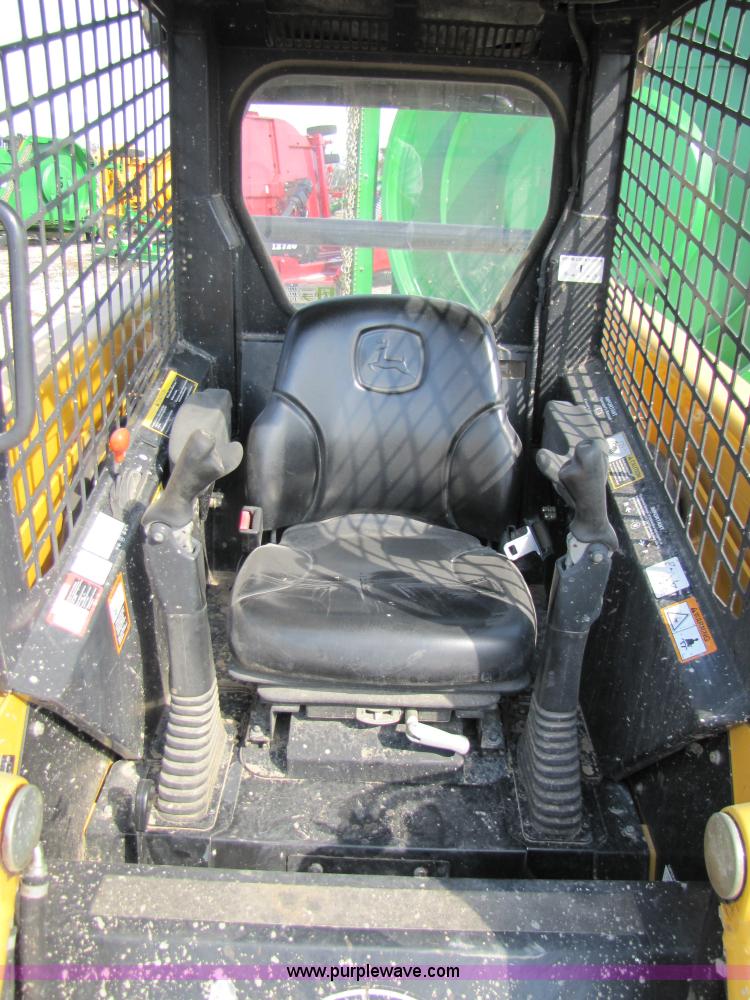 image for item A5163 2005 John Deere 320 skid loader