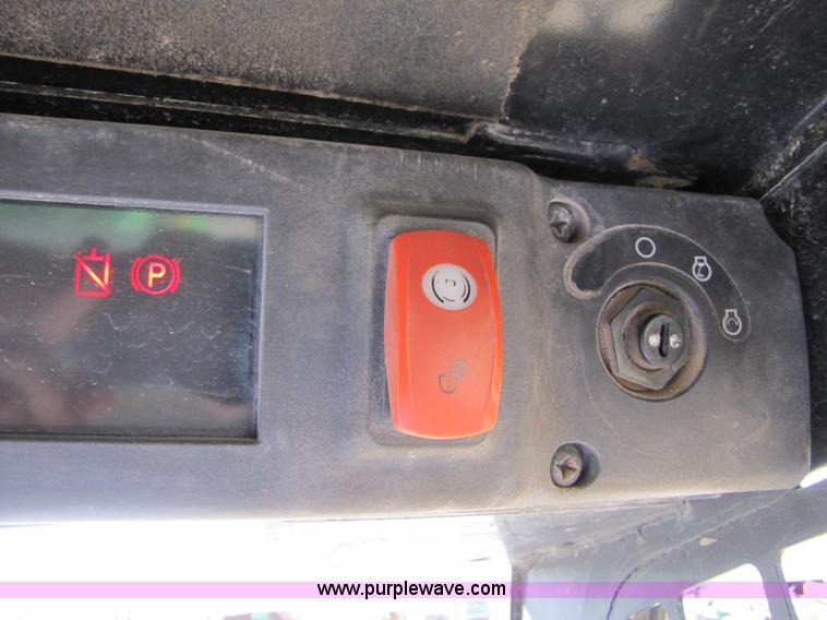 image for item A5163 2005 John Deere 320 skid loader