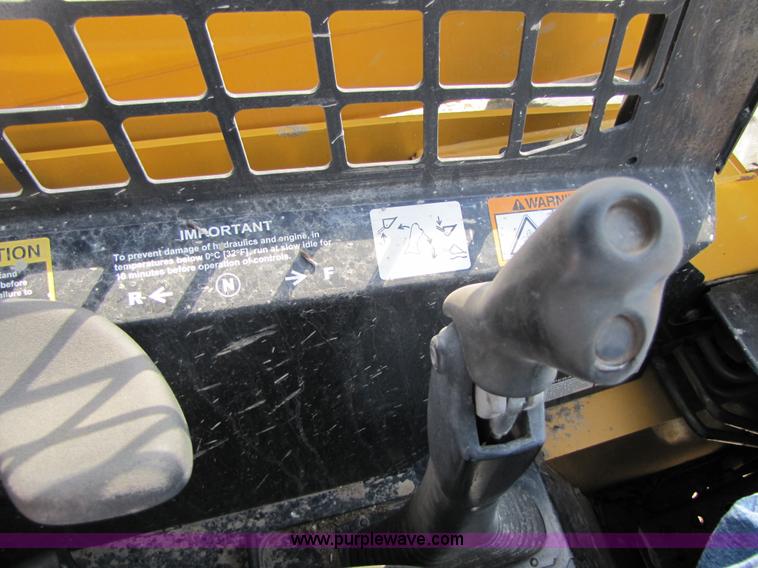 image for item A5163 2005 John Deere 320 skid loader