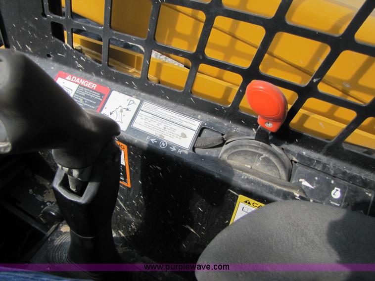 image for item A5163 2005 John Deere 320 skid loader